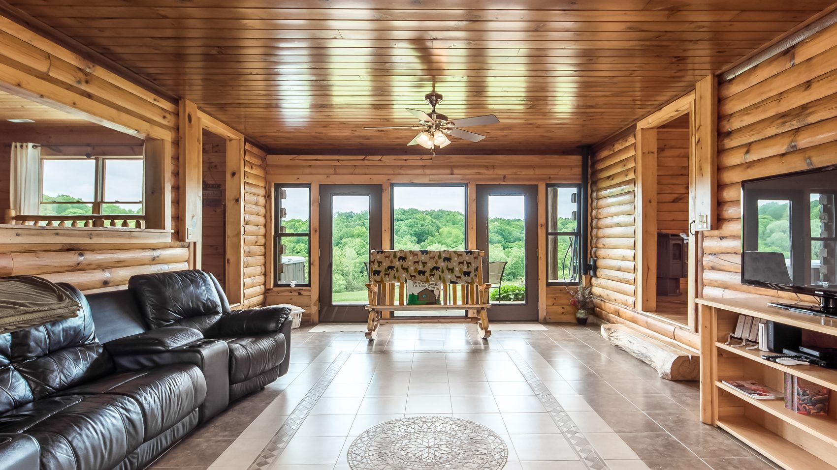Cedar Hill up to 30 guests CHL TileRm 071 1700x956