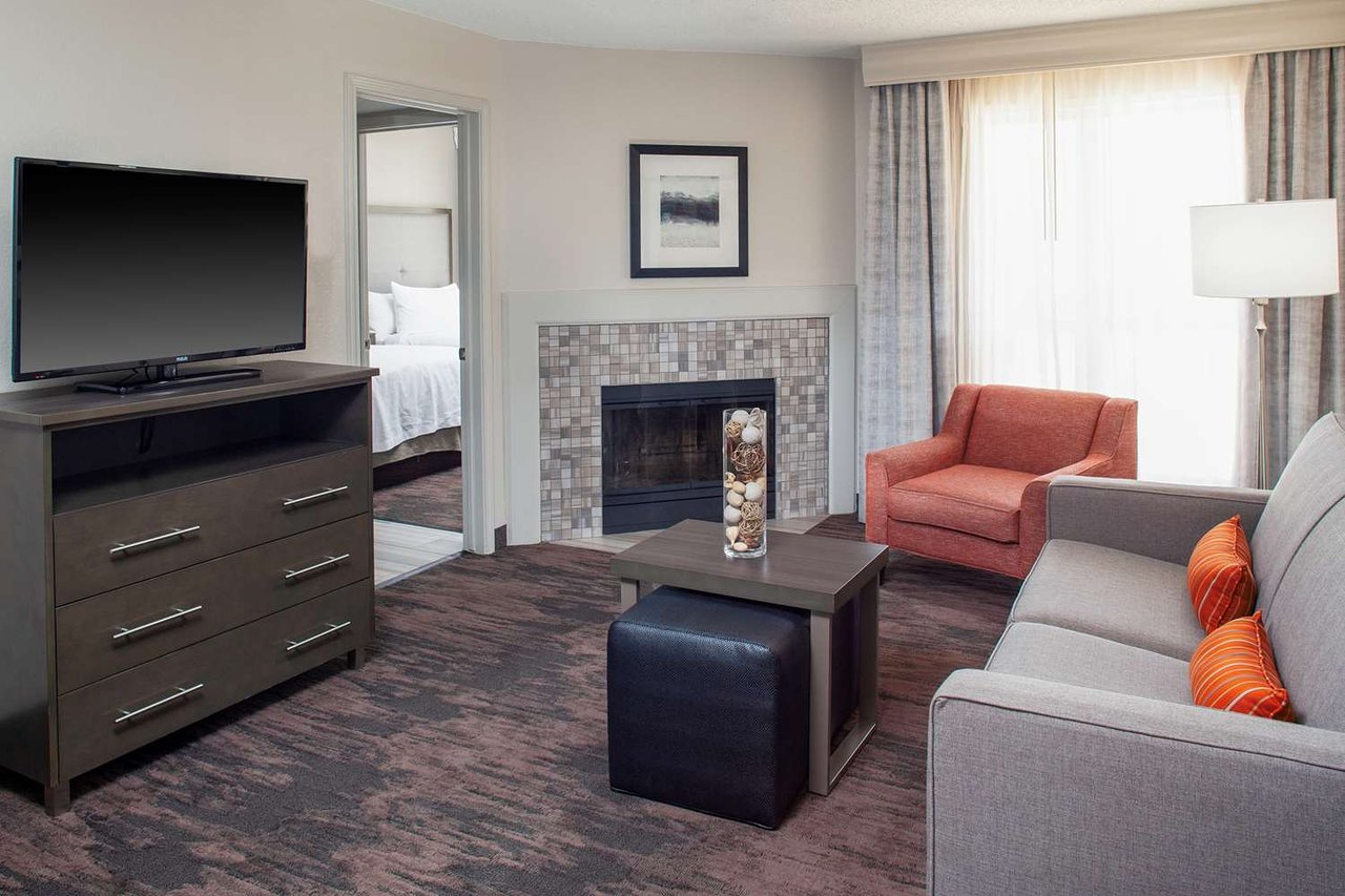 THE 10 CLOSEST Hotels to American Airlines Center Dallas guest room