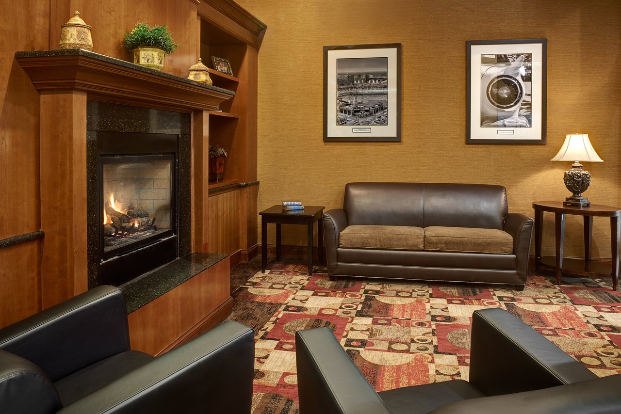 Fireplace Store Scottsdale Lovely Holiday Inn Express & Suites Detroit Downtown Hotel