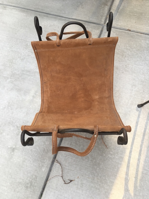 Fireplace tools and log holder 440dc5b8c359b3af51e11e4fc43d7be8