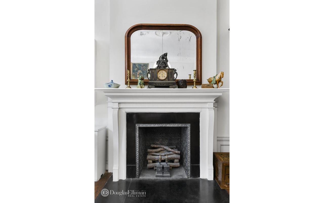 Fleur De Lis Fireplace Screen Elegant 33 West 74th St In Upper West Side Manhattan