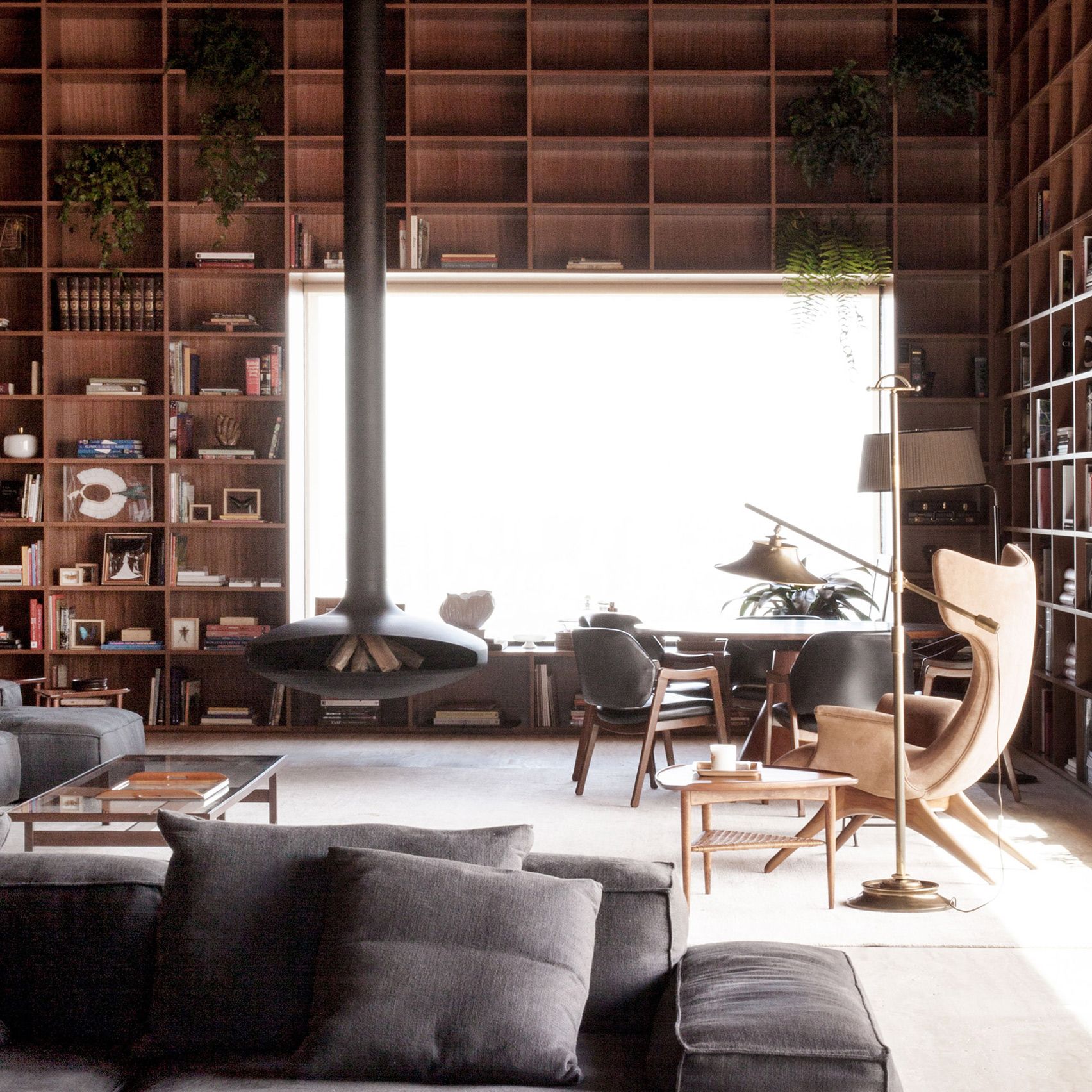 10 homes showcasing mid century furniture from Dezeen s 0d96fcf0bfafd6726c e35dac5