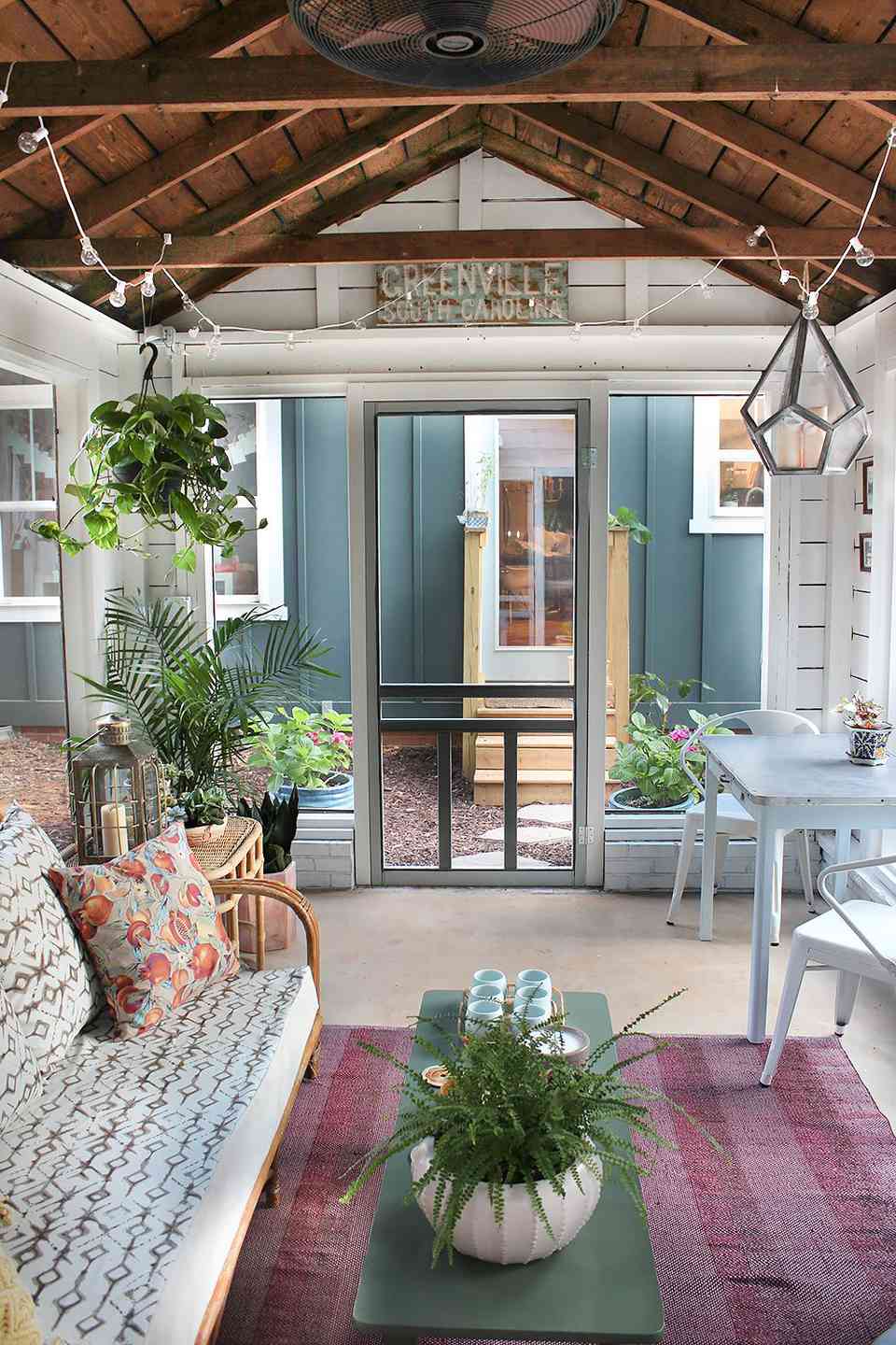16 Sunroom Decor Ideas to Brighten Your Space b94dc3b010c97ef5565b4fd efe0 5adf77cfa18d9e f