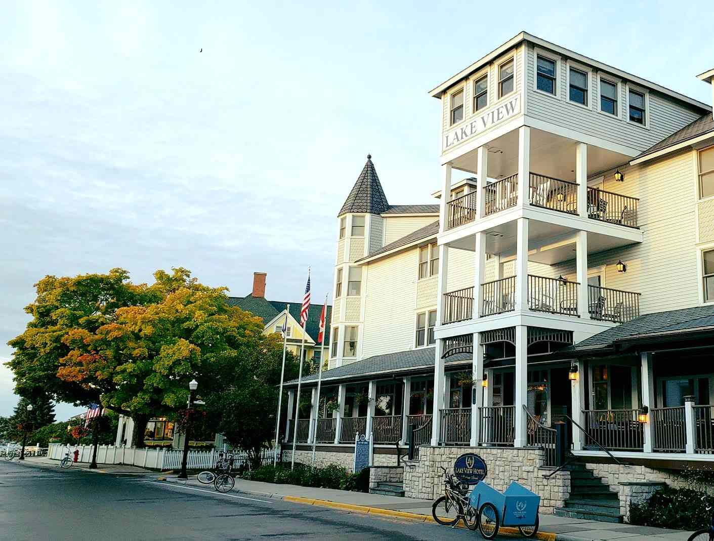 Hotels with Fireplace and Jacuzzi Michigan Luxury Best Places to Stay On Historic Mackinac island