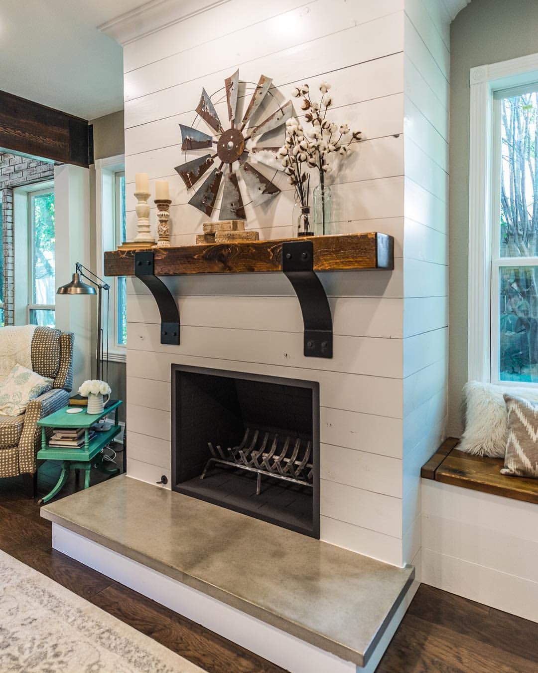 41 Awesome Farmhouse Decor Living Room Joanna Gaines farmhouse decor living room joanna gaines mantles luxury we ve got one more fireplace throwback to wrap up your week this of farmhouse decor living room joanna gaines mantles