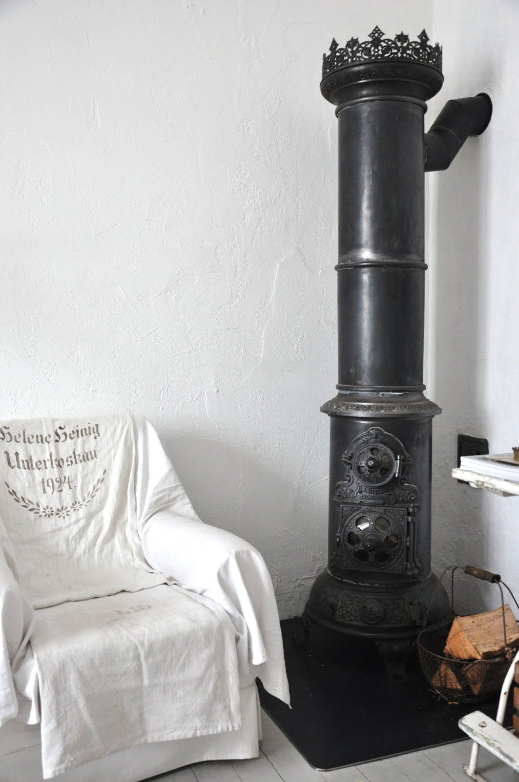 Old Swedish cast iron heating stove 460d5f3c bc3a1dbfdc05b9a