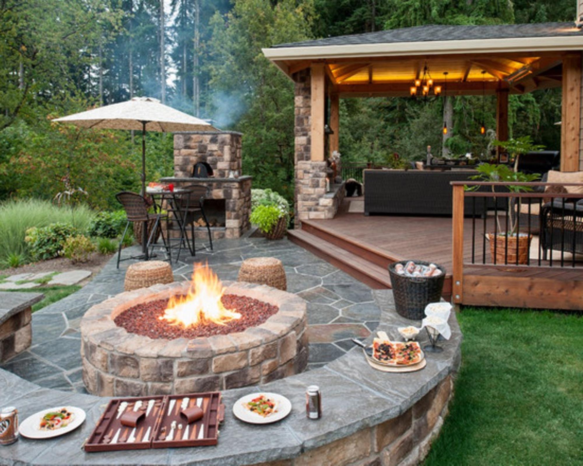 outdoor patio ideas with fire pit