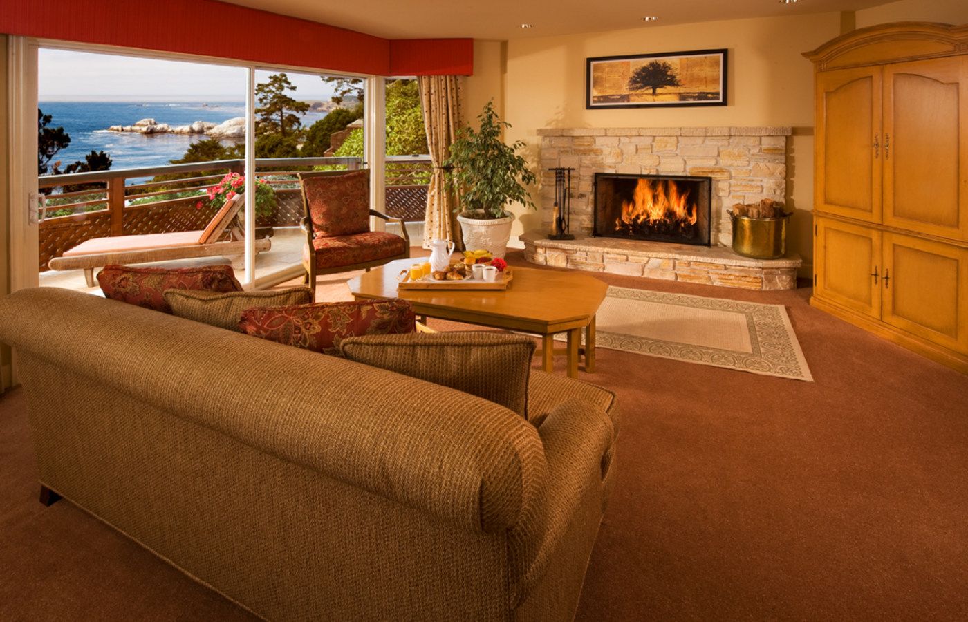 Monterey Fireplace Inn Elegant Thb Sandpiper Inn Hotel In Carmel