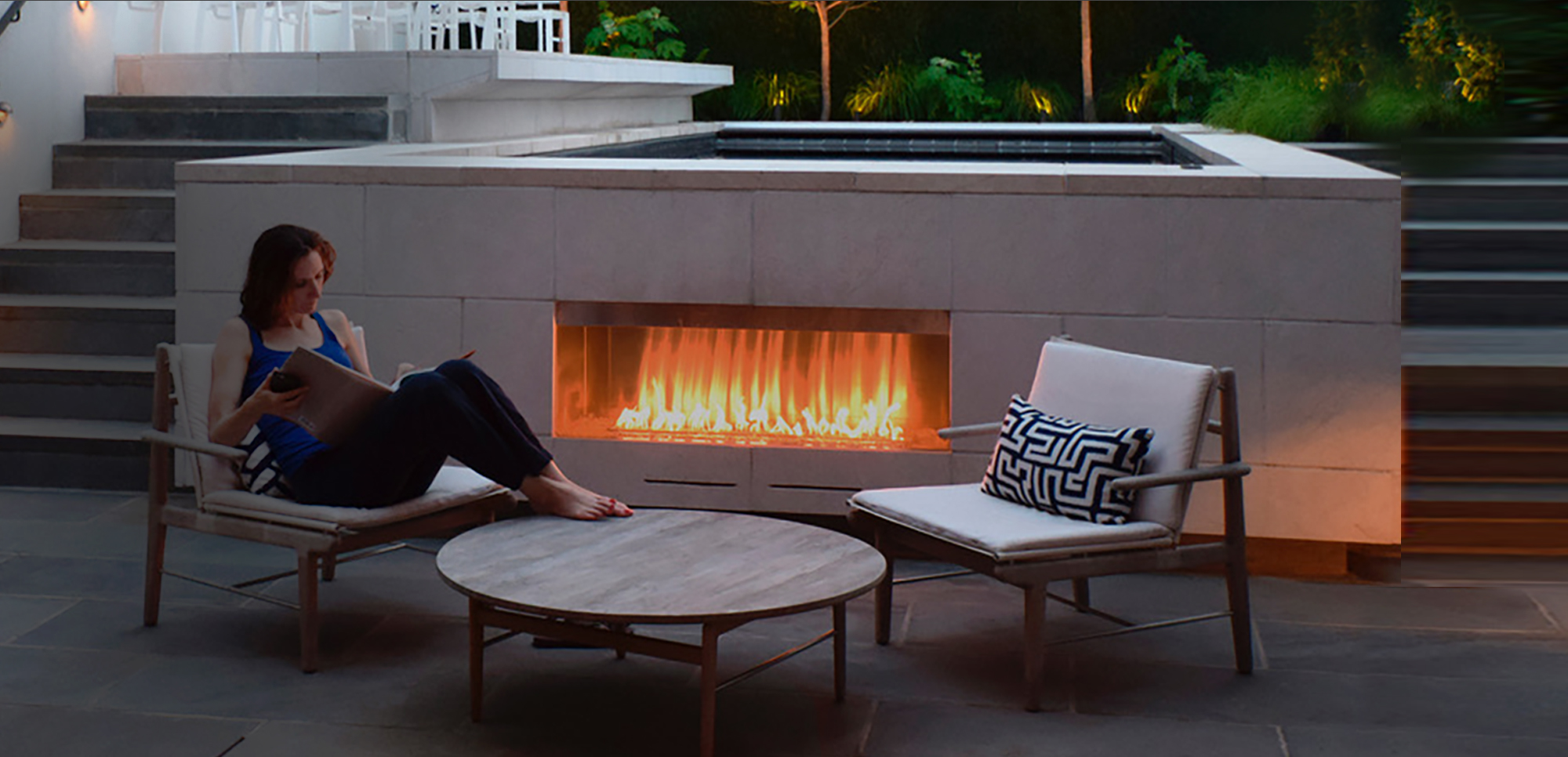 Peninsula Fireplace Luxury Spark Modern Fires