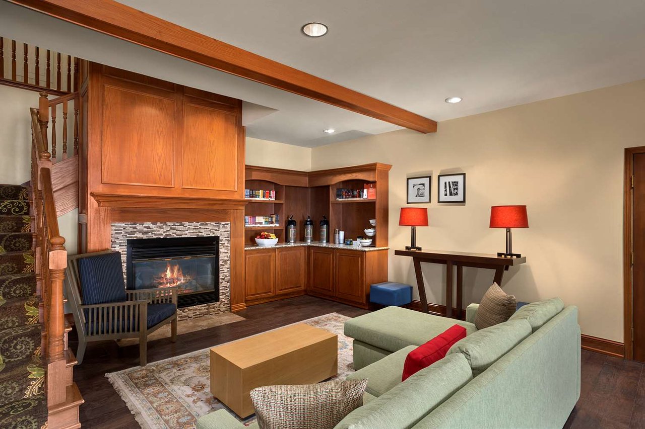 Rent A Center Fireplace New Country Inn & Suites by Radisson Omaha Airport Ia $84