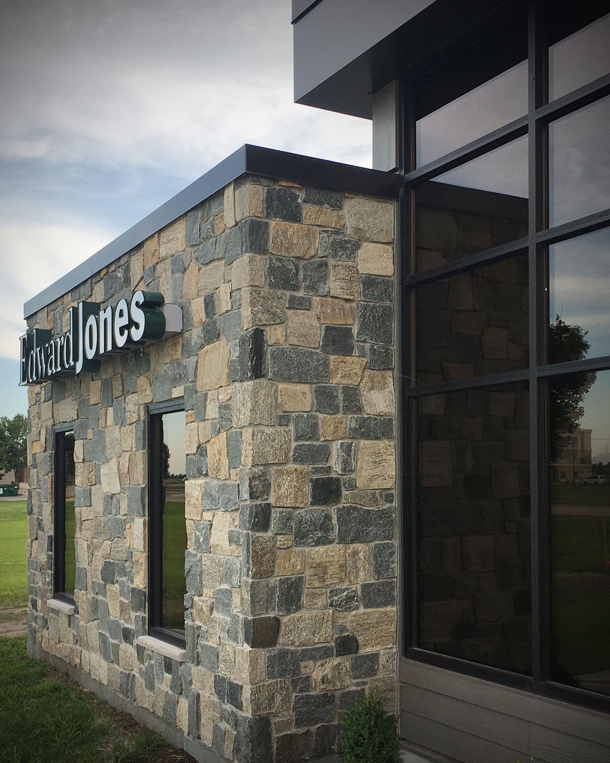 Rock Veneer Fireplace Beautiful Castle Stone Cut Spalted Oak Castle Rock Veneer Facade