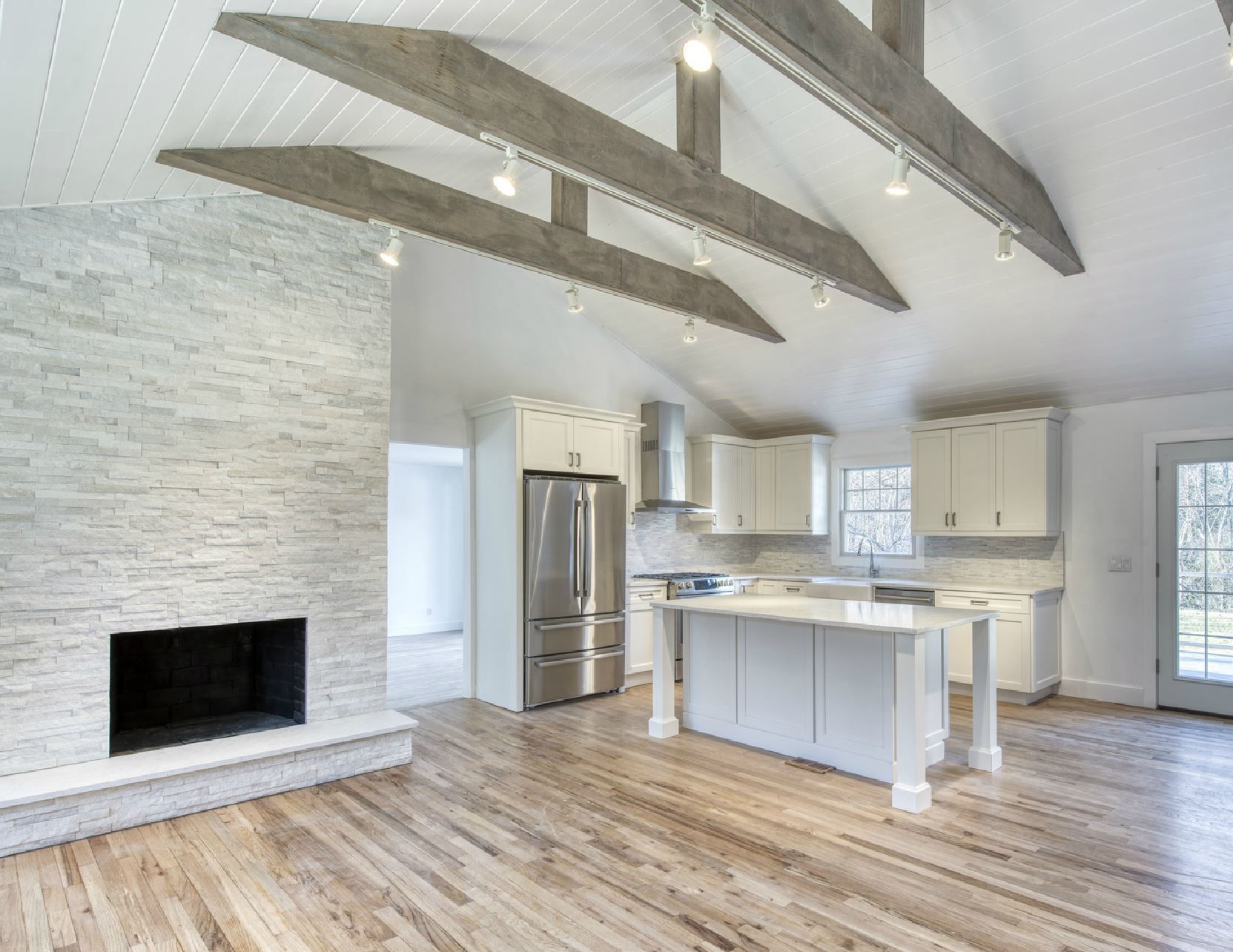 Located in a private waterfront munity in Sag Harbor d50d93e323b48abc9db e