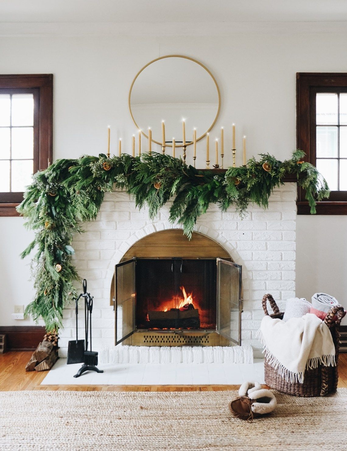 Thousand Oaks Fireplace Inspirational asymmetrical Garland Diy Holliday Ideas