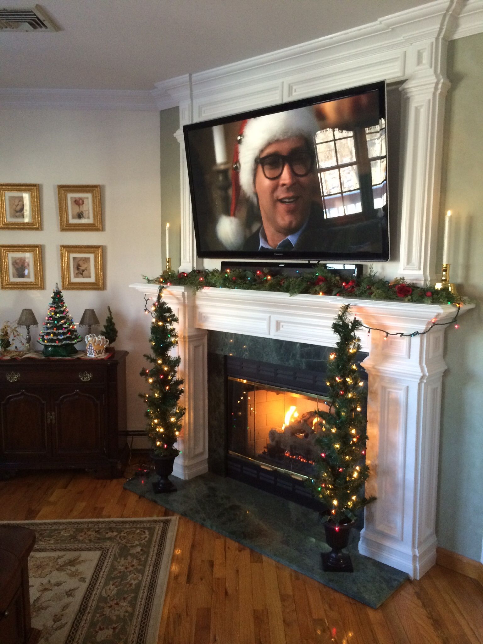 Tv Fireplace Christmas Decorating Ideas be b7781a83cdcd9a f4aa77
