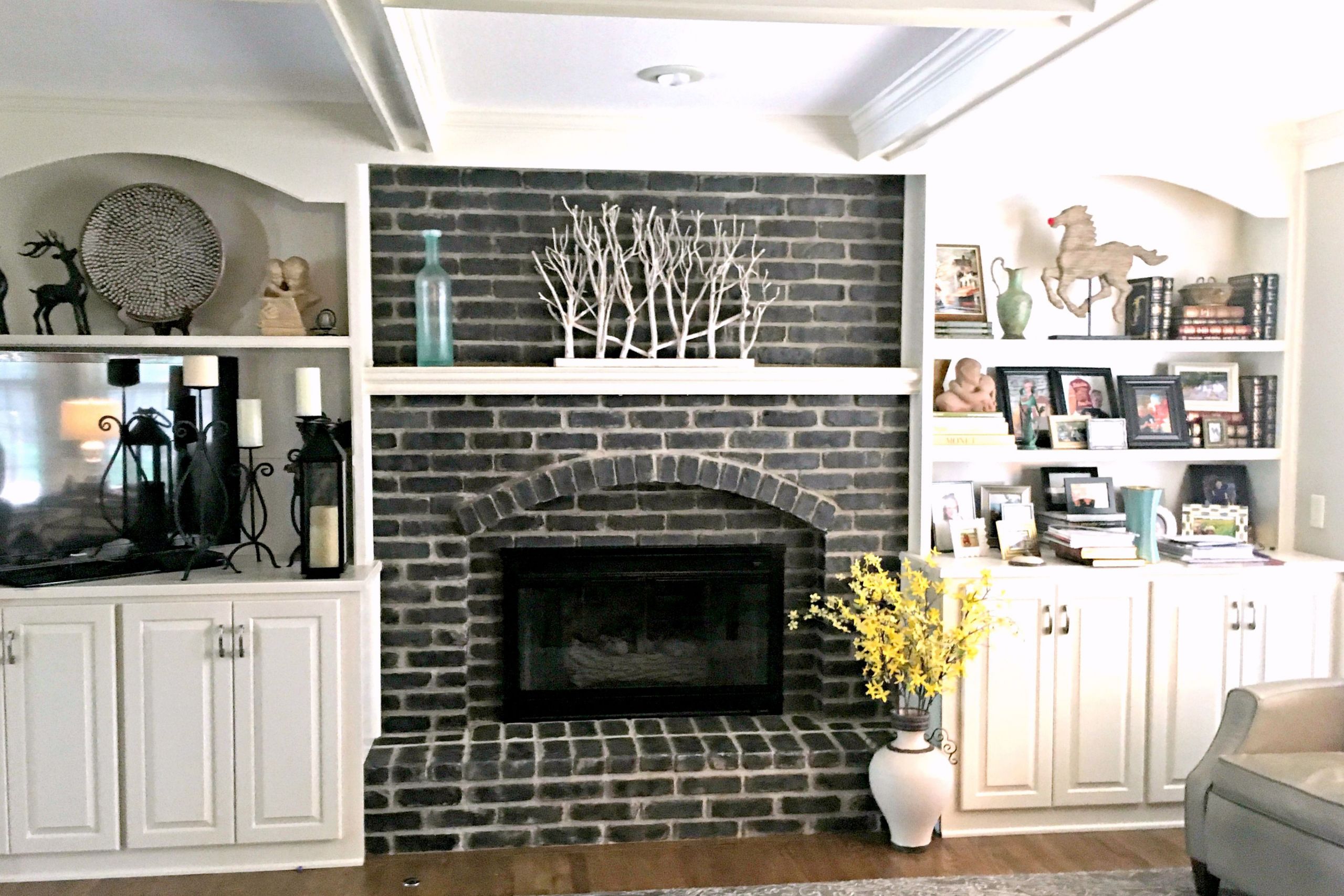 Beehive Fireplace Makeover Elegant Light Grey Painted Brick Fireplace Yobacescounab
