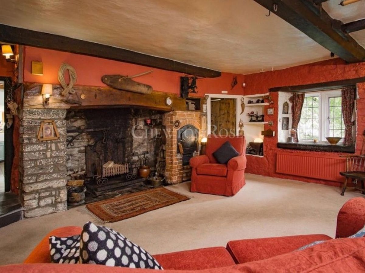 Beehive Fireplace Makeover Luxury Sherlock Holmes House Goes Up for Sale and the Inside is