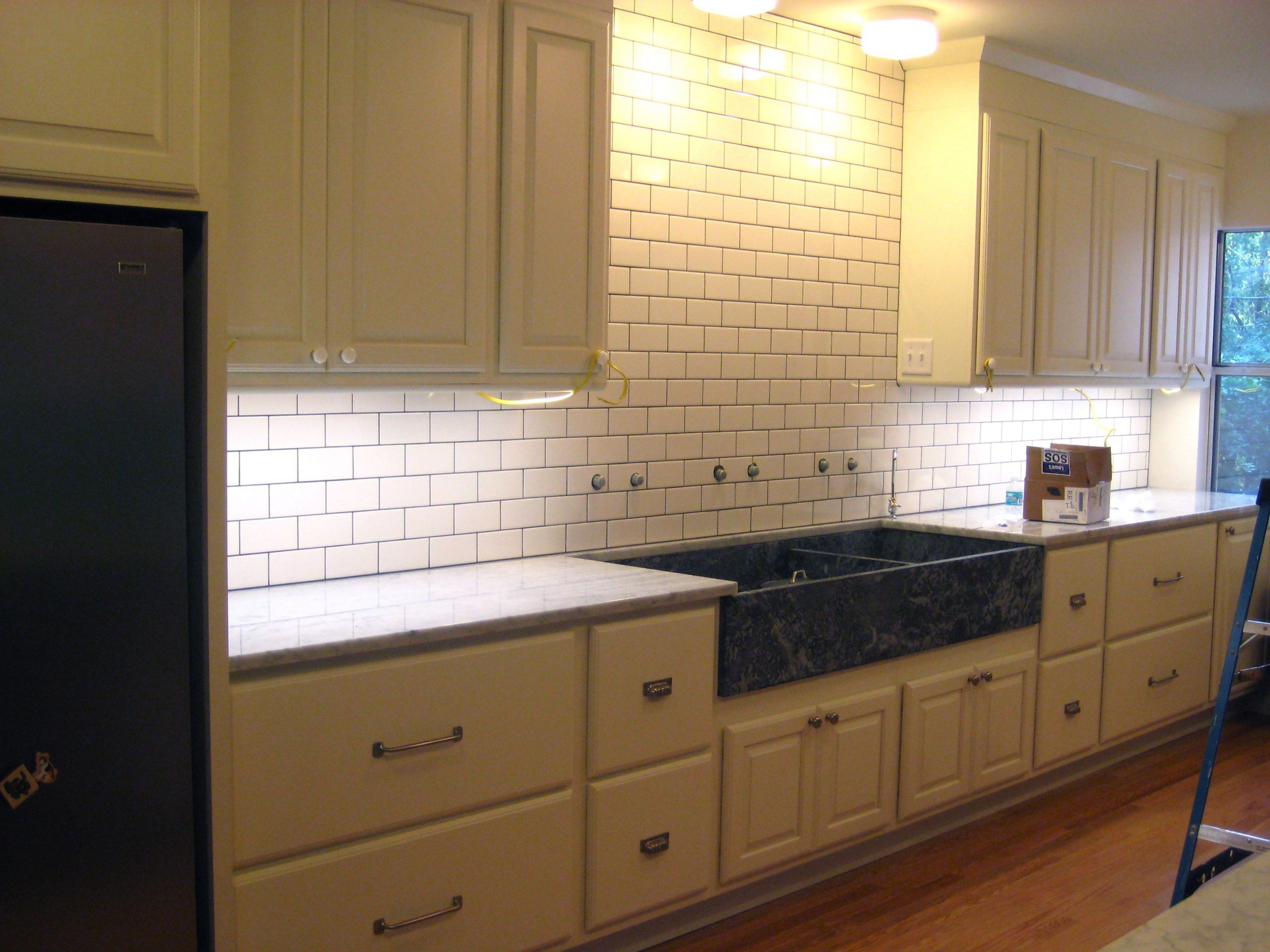 subway tile backsplash with expresso cabinets dbf a8afdfd42c4f c444
