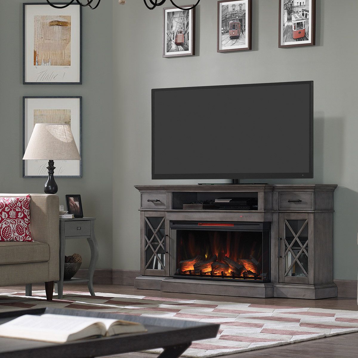 With a balance of traditional and farmhouse design this e20d897aaab67f3a7d94b1251f