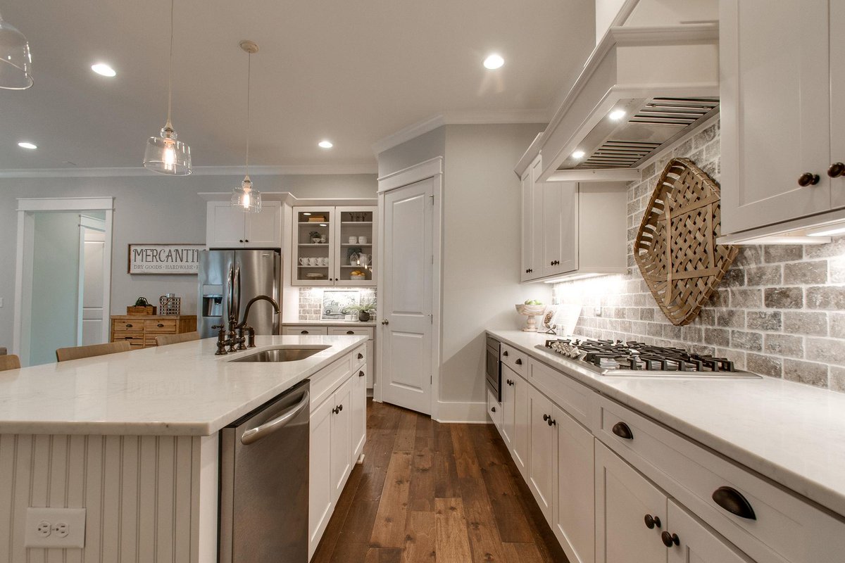 White Subway Tile Backsplash Herringbone Unique Hashtag Brickbacksplash Na Twitteru