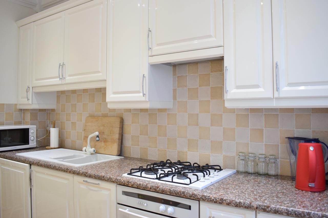 White Subway Tile Fireplace Luxury Apartment Bright & Spacious 1bd Flat In Piccadilly Circus