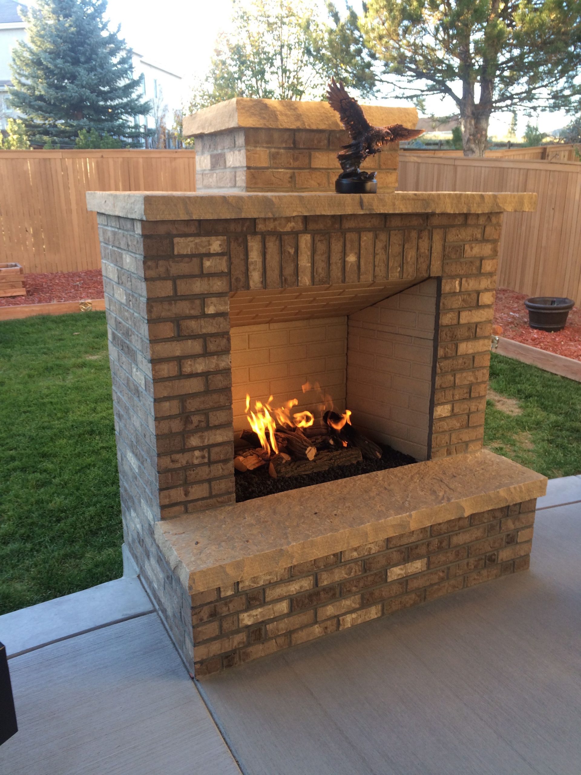 Modern Outdoor Fireplace on Concrete Patio 71e c3699f f b0
