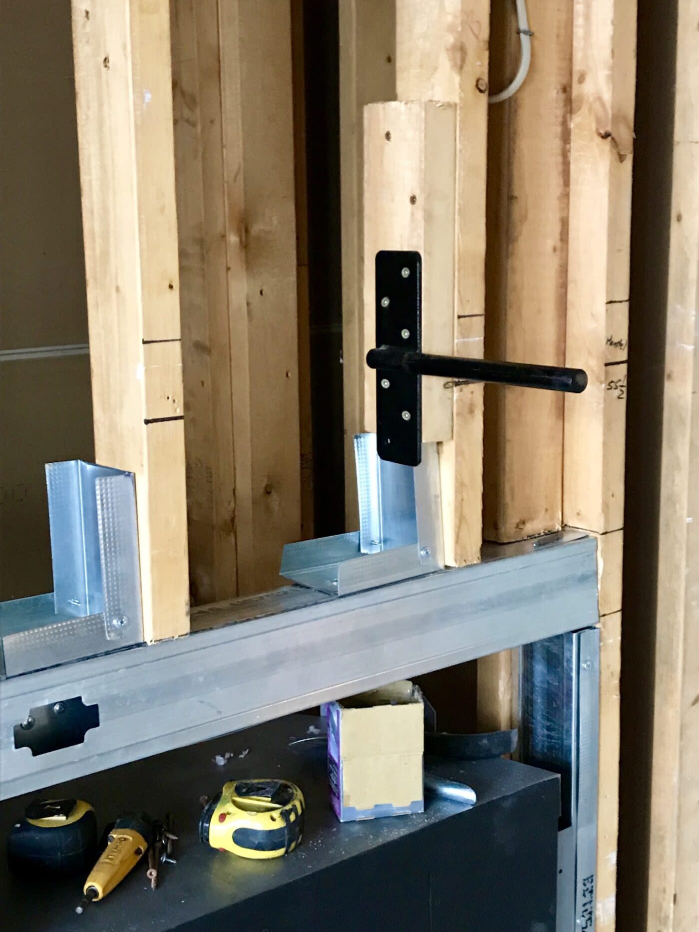 Floating Mantel Bracket IMG 2692 1 h8xpbh