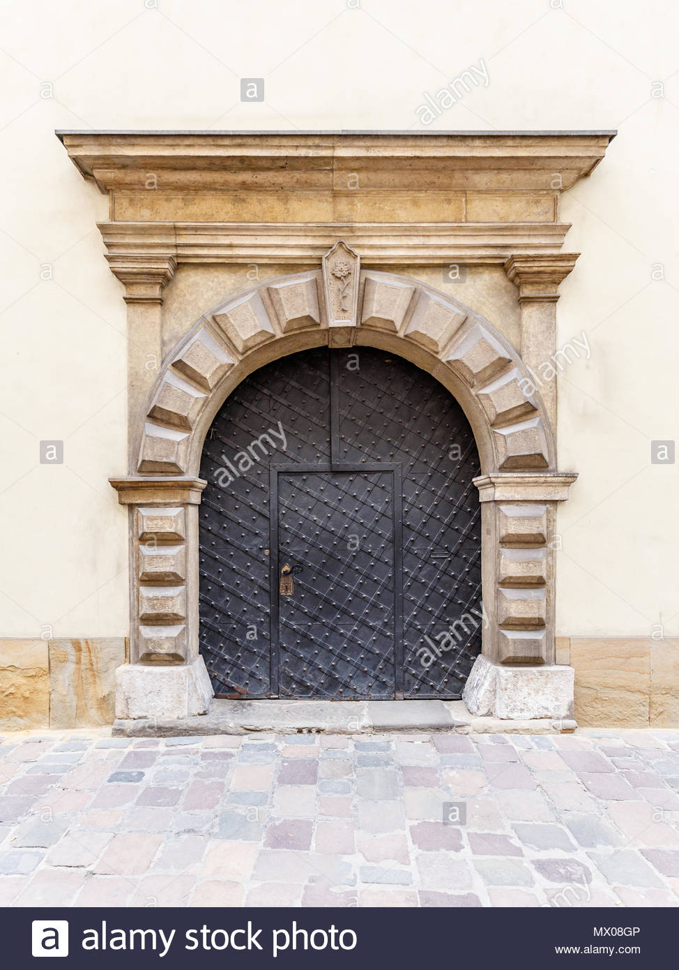 old metal arch door with the handle MX08GP