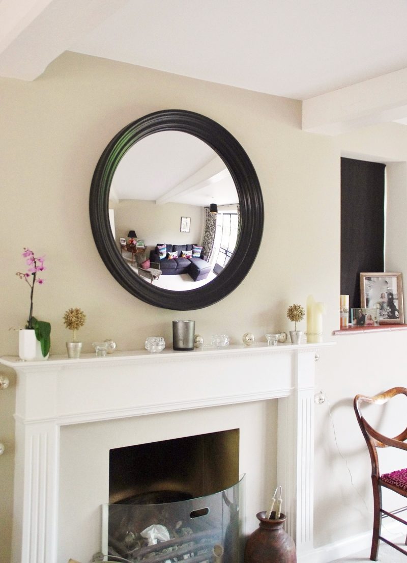4 Essential Tips for Hanging a Round Mirror above a convex mirror black large Roma fireplace Copy 800x1105
