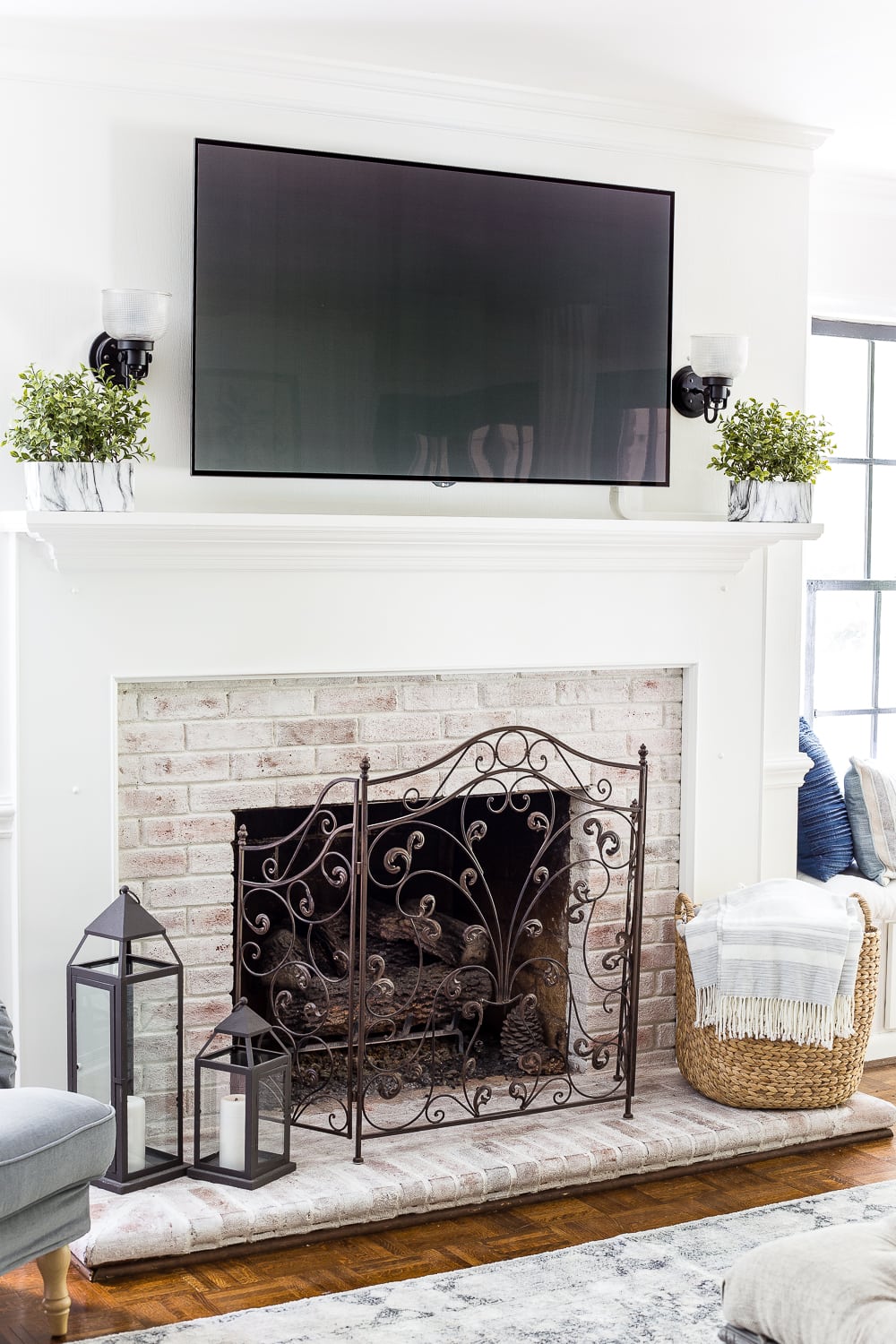 Fireplace Nook Tv Mount Beautiful 12 Ideas to Decorate Around A Tv Bless Er House