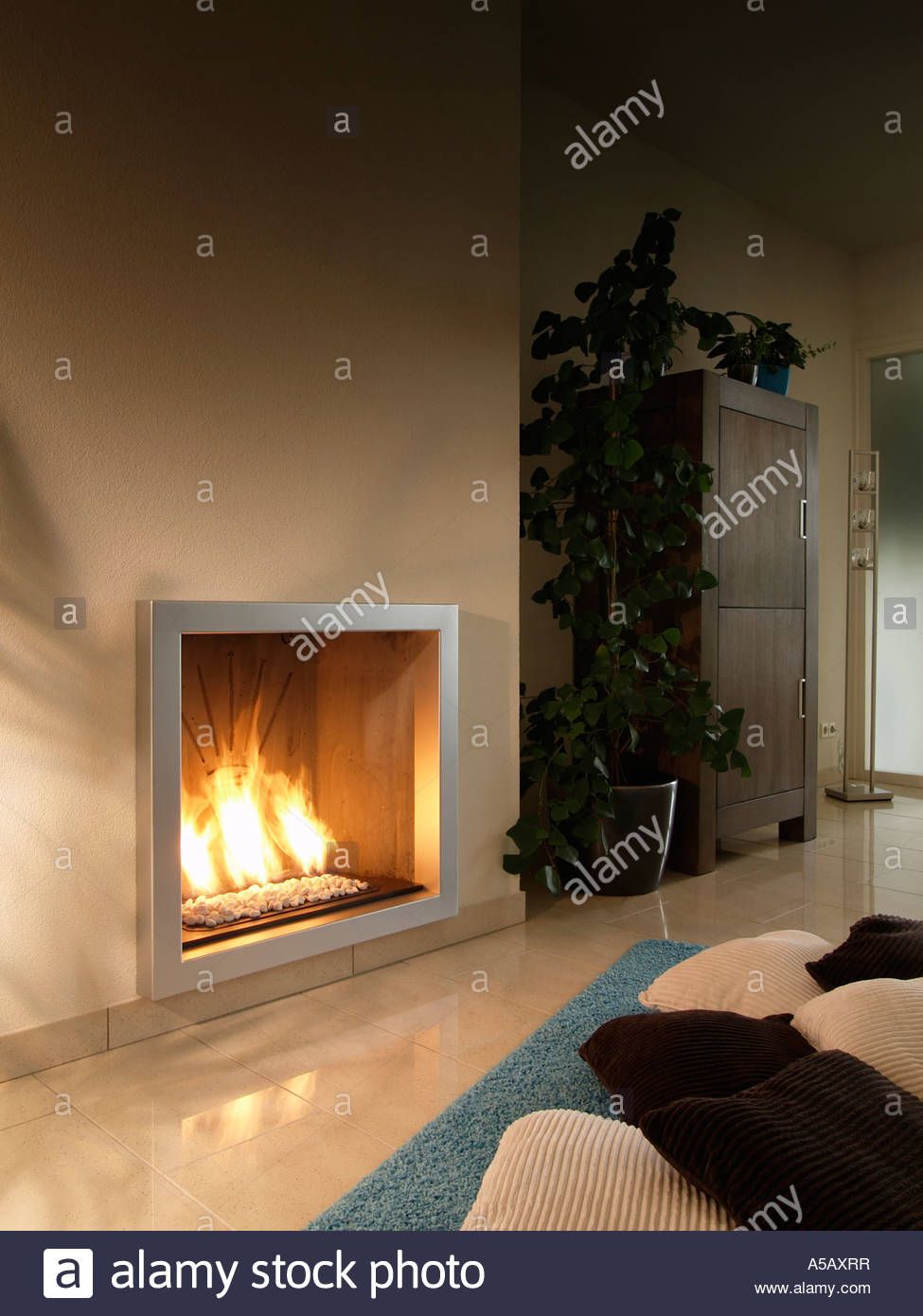 In Wall Gas Fireplace Elegant Gas Fireplace Stock S & Gas Fireplace Stock Alamy