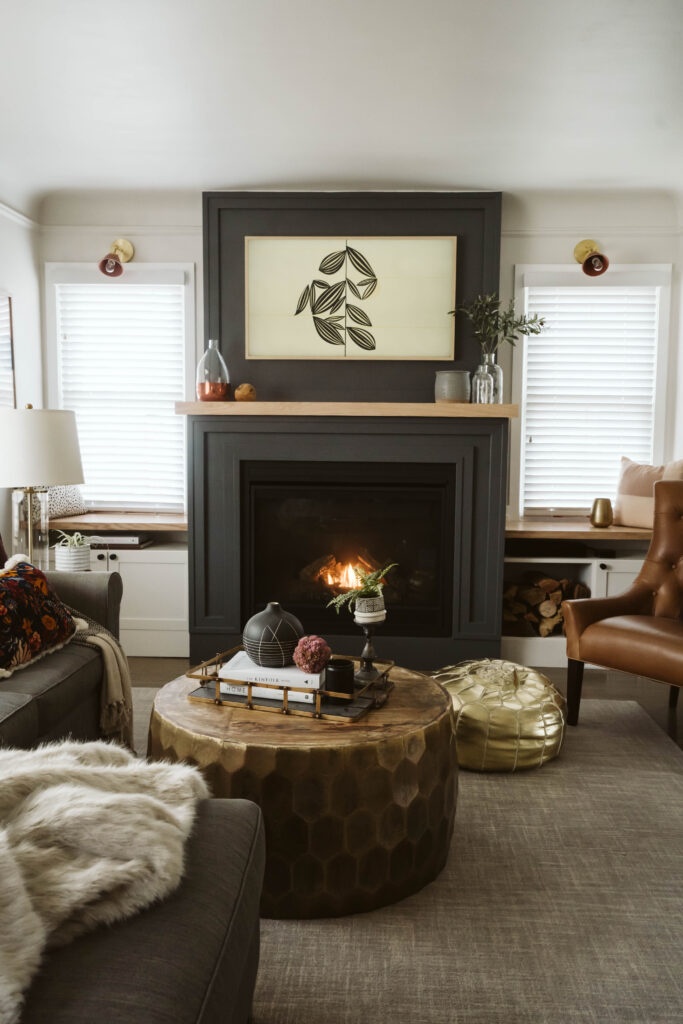 MODERN LIVING SPACE DESIGN WITH FIREPLACE ONE ROOM DSC 683x1024